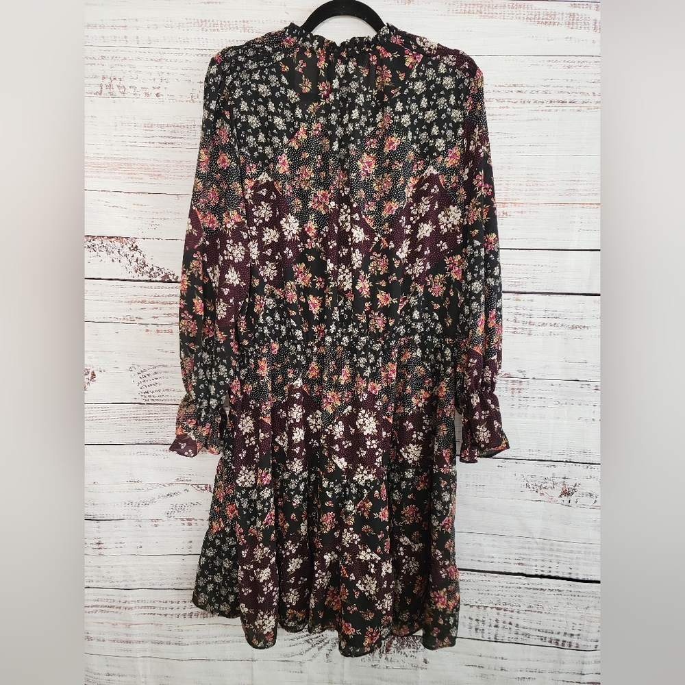 Emma & Michelle 2X Lantern Sleeve Floral Swing Dress - Picture 2 of 6